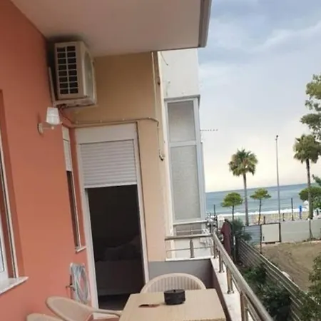 Blue-sky Lungomare 公寓 Vlorë