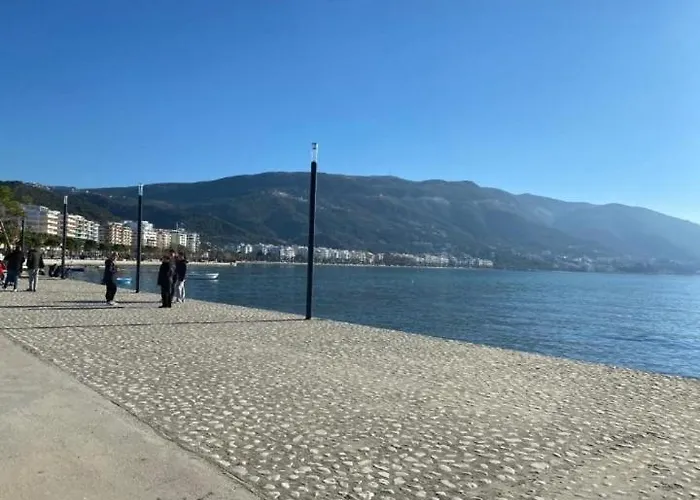 Blue-sky Lungomare * Wlora